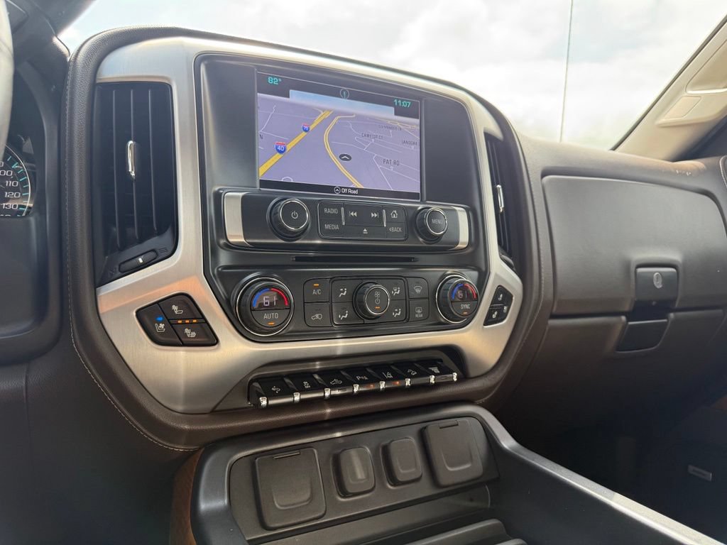 Used 2019 GMC Sierra 2500 SLT w/ Duramax Plus Package AWD/4WD image 30