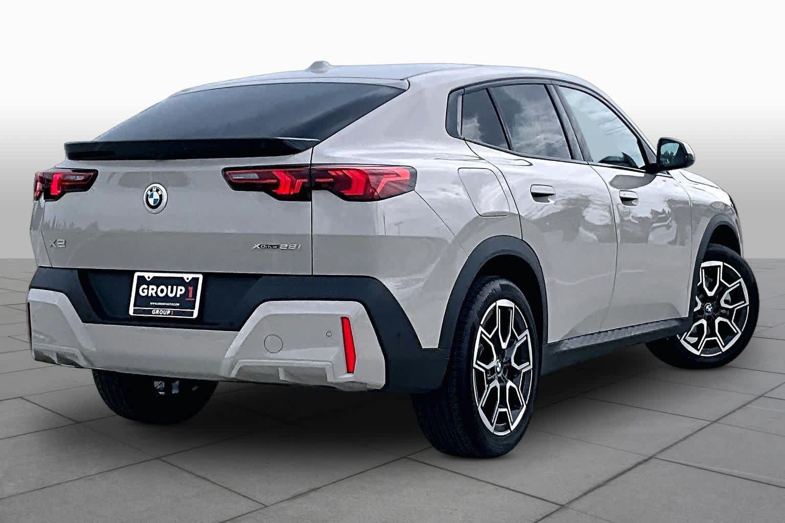 Used 2026 BMW X2 xDrive28i AWD/4WD image 12