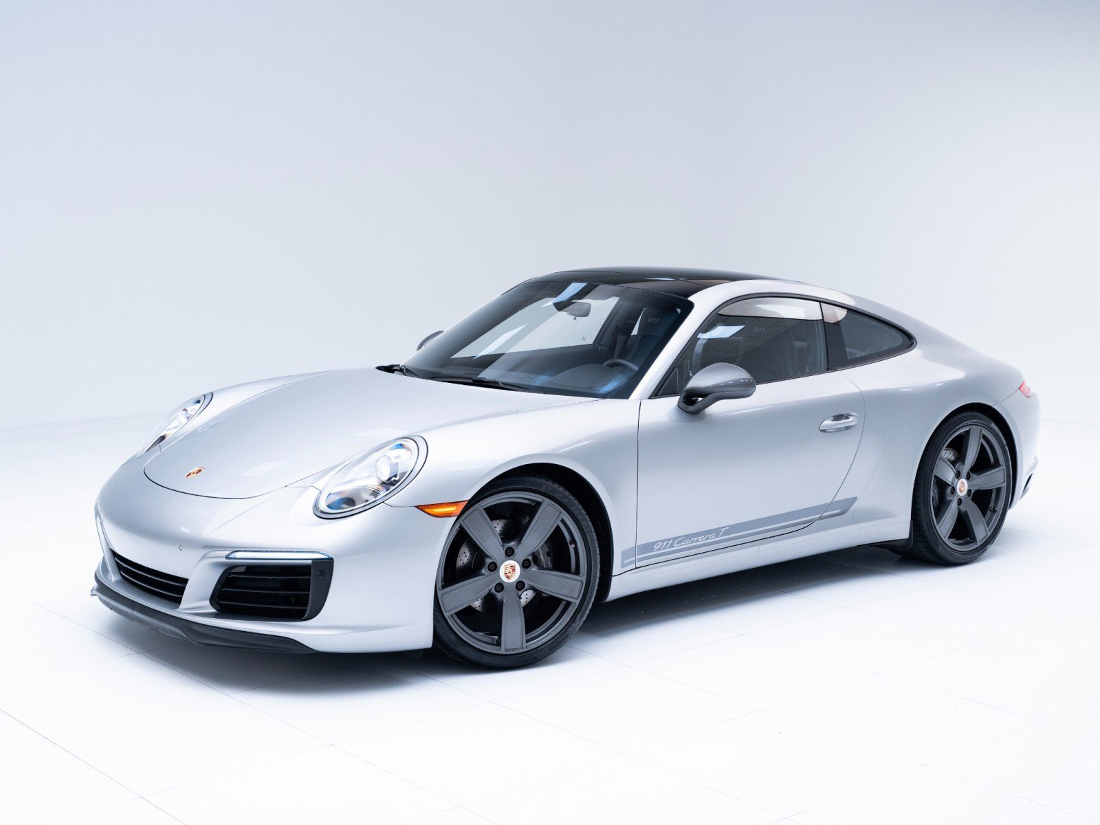 Certified 2018 Porsche 911 Carrera T image 1