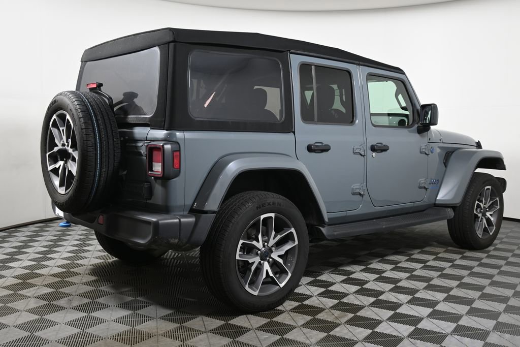 Used 2024 Jeep Wrangler Unlimited w/ Technology Group image 10