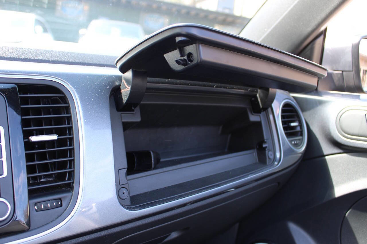 Used 2014 Volkswagen Beetle 1.8T image 25