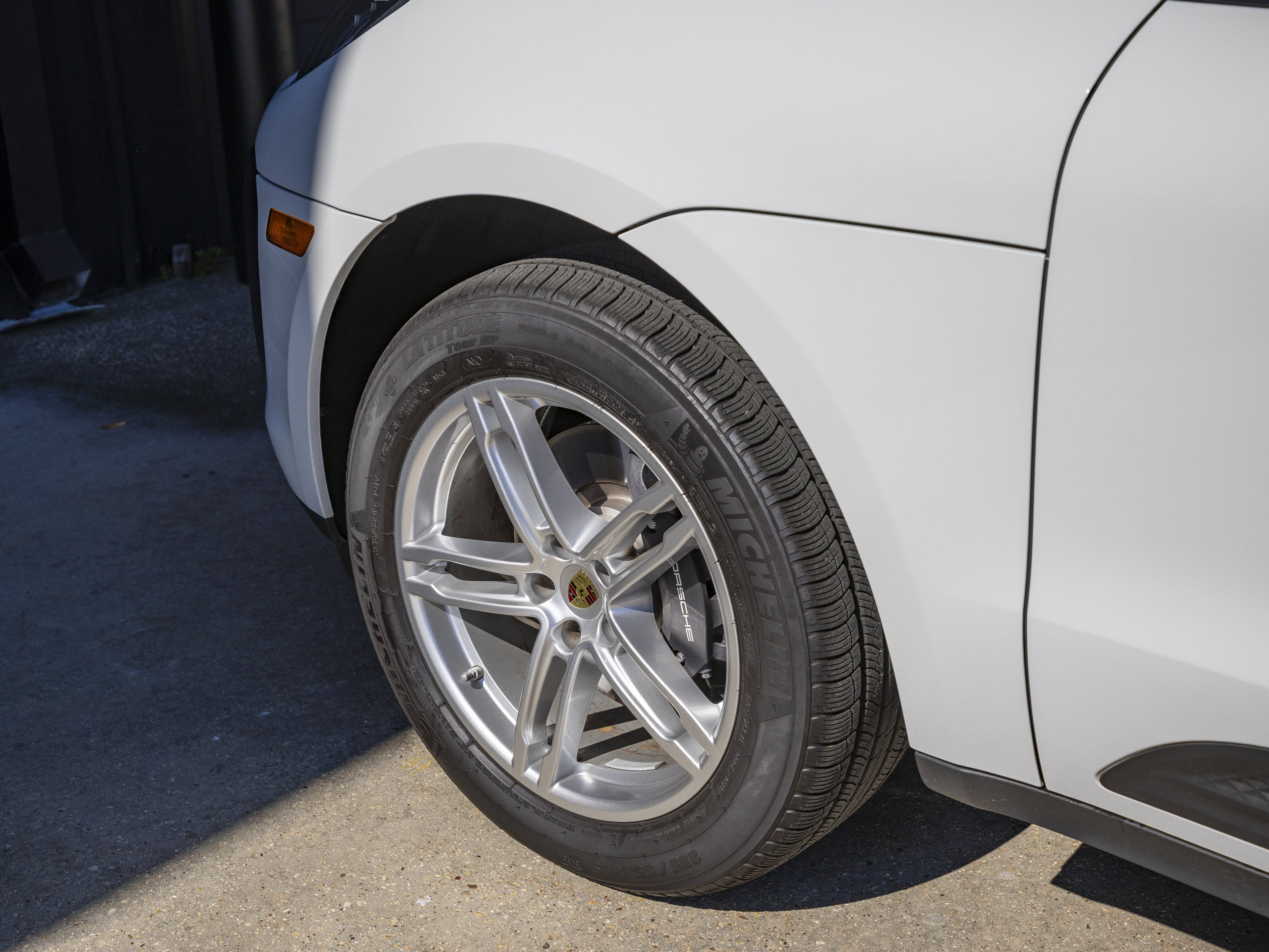 Certified 2025 Porsche Macan image 16