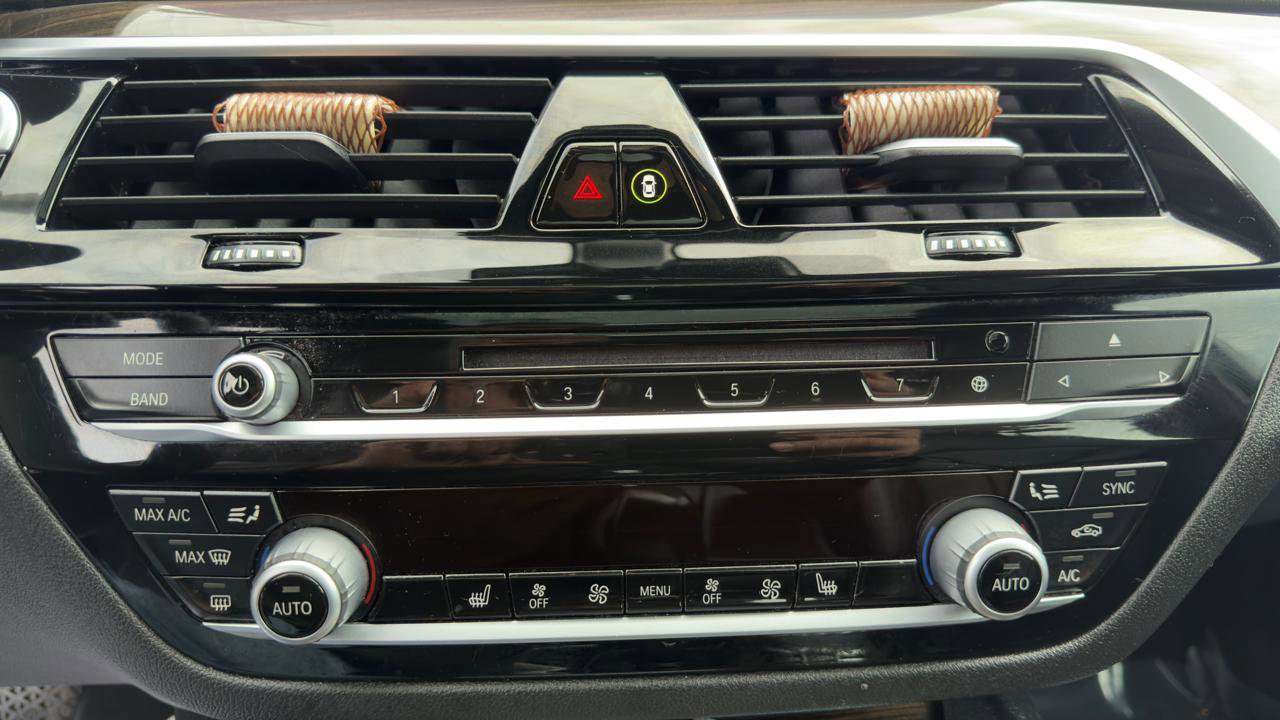 Used 2019 BMW 530i xDrive w/ Convenience Package image 27