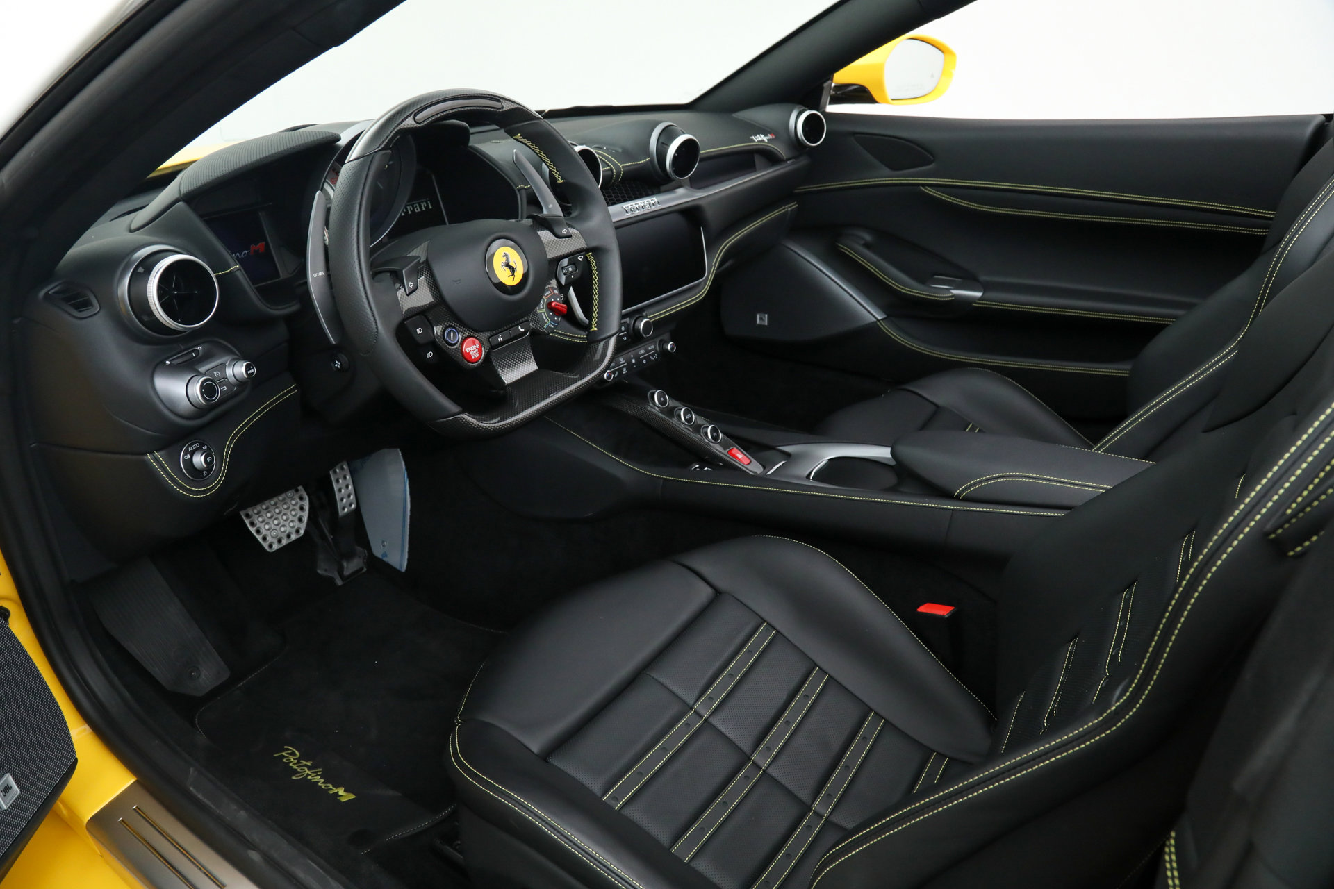 Certified 2023 Ferrari Portofino M image 2