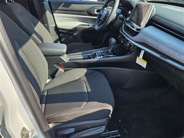 Certified 2025 Jeep Compass Sport image 26