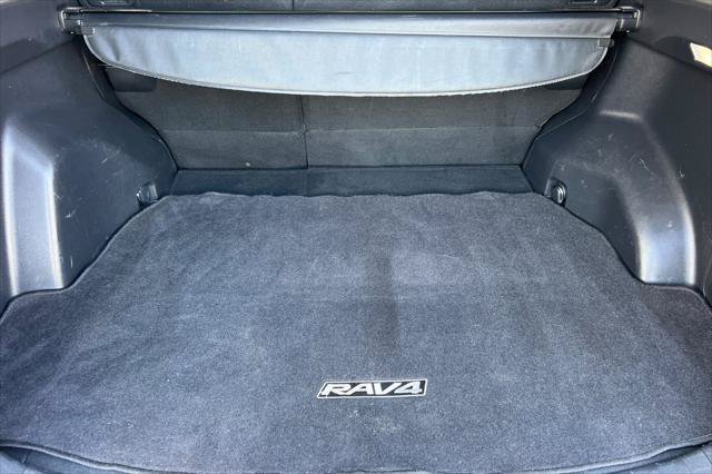 Certified 2023 Toyota RAV4 LE AWD/4WD image 16