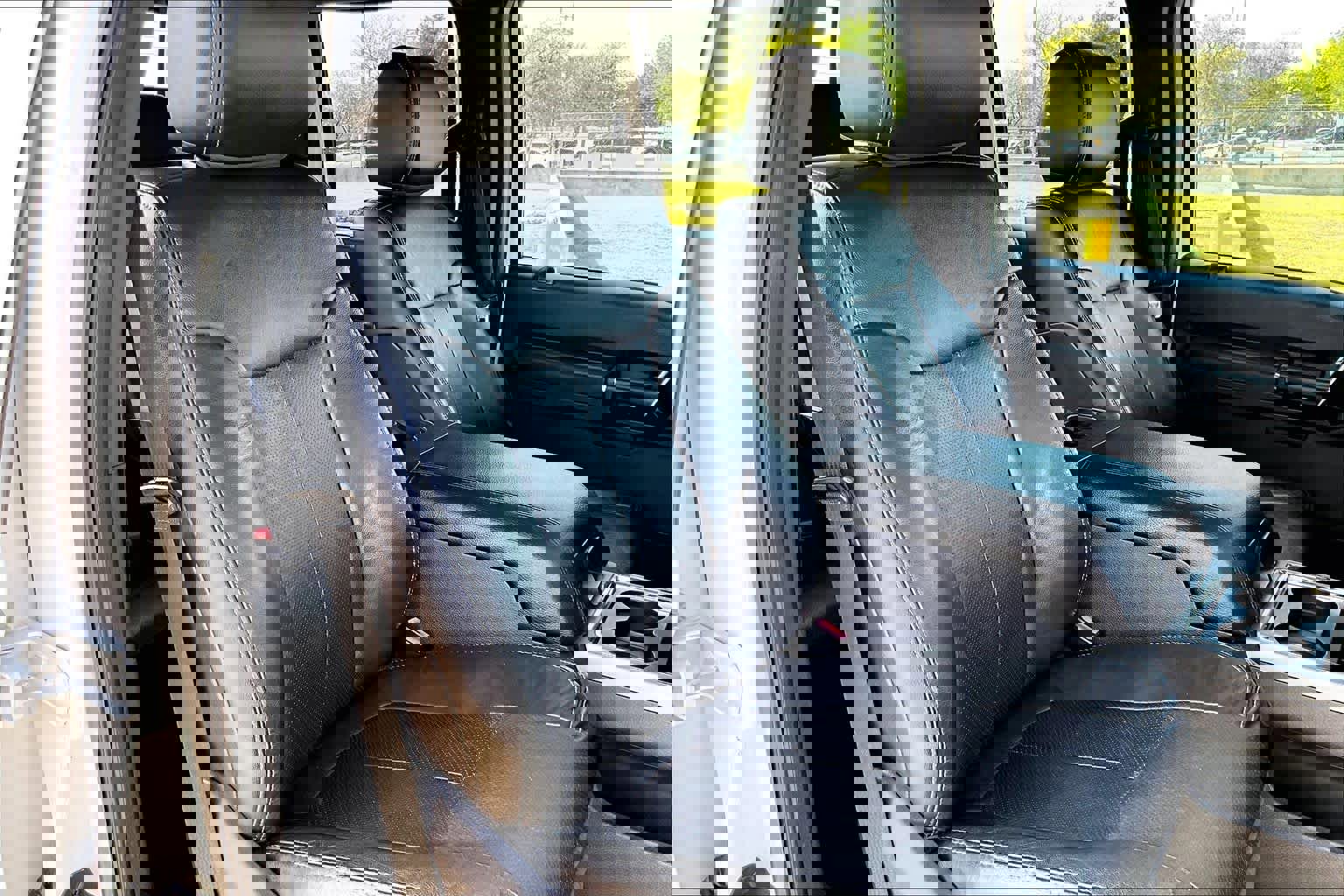 Used 2012 Ford F350 Lariat image 9