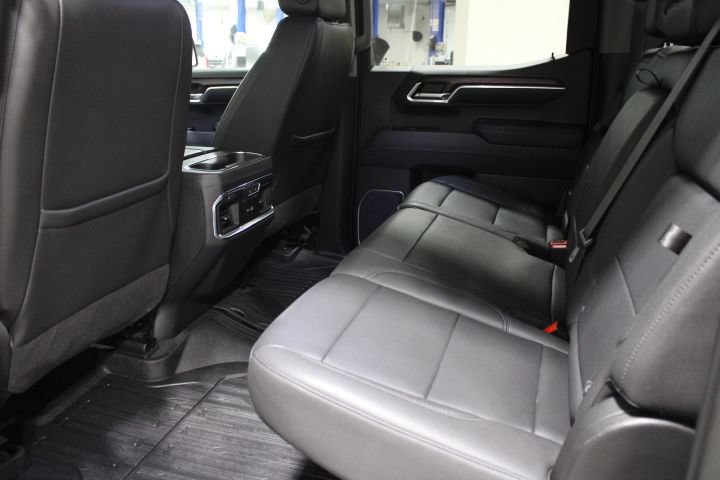 Used 2023 GMC Sierra 1500 SLT w/ SLT Premium Package AWD/4WD image 23