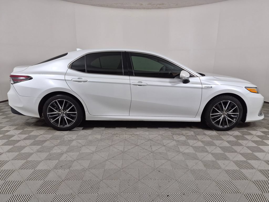 Used 2021 Toyota Camry XLE w/ Navigation Upgrade Package FWD image 2