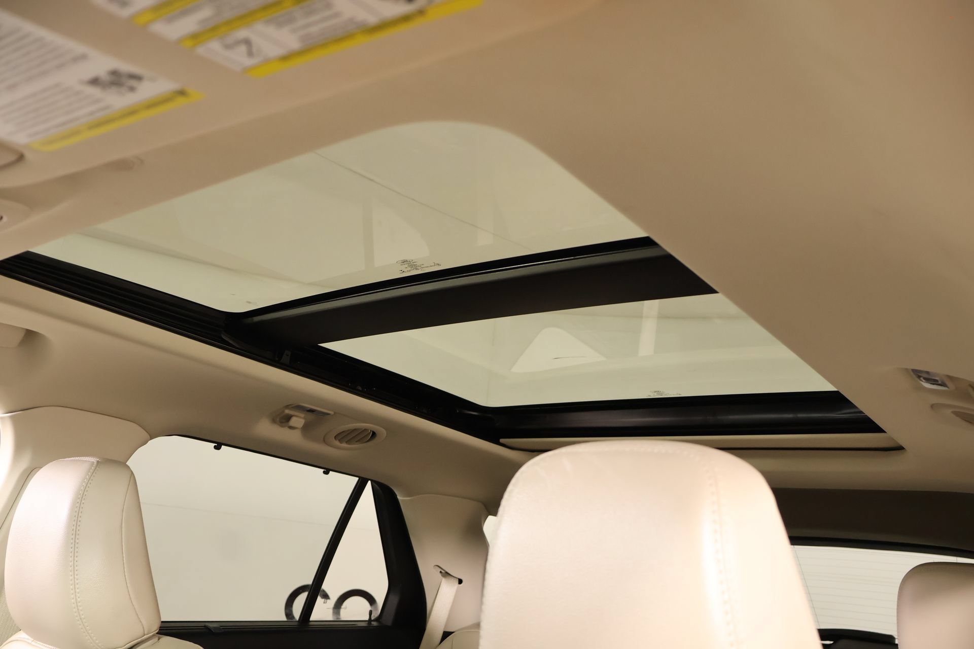 Used 2020 Ford Explorer Limited RWD image 18