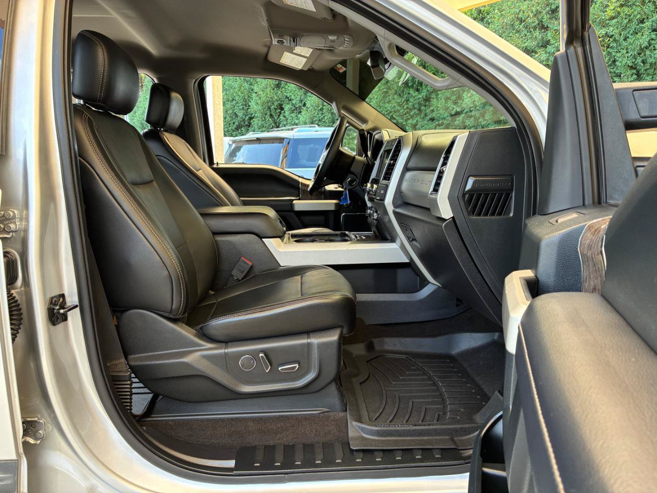 Used 2018 Ford F250 Lariat w/ Lariat Value Package AWD/4WD image 16