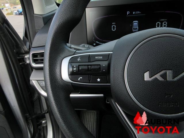 Used 2023 Kia Sportage LX image 11
