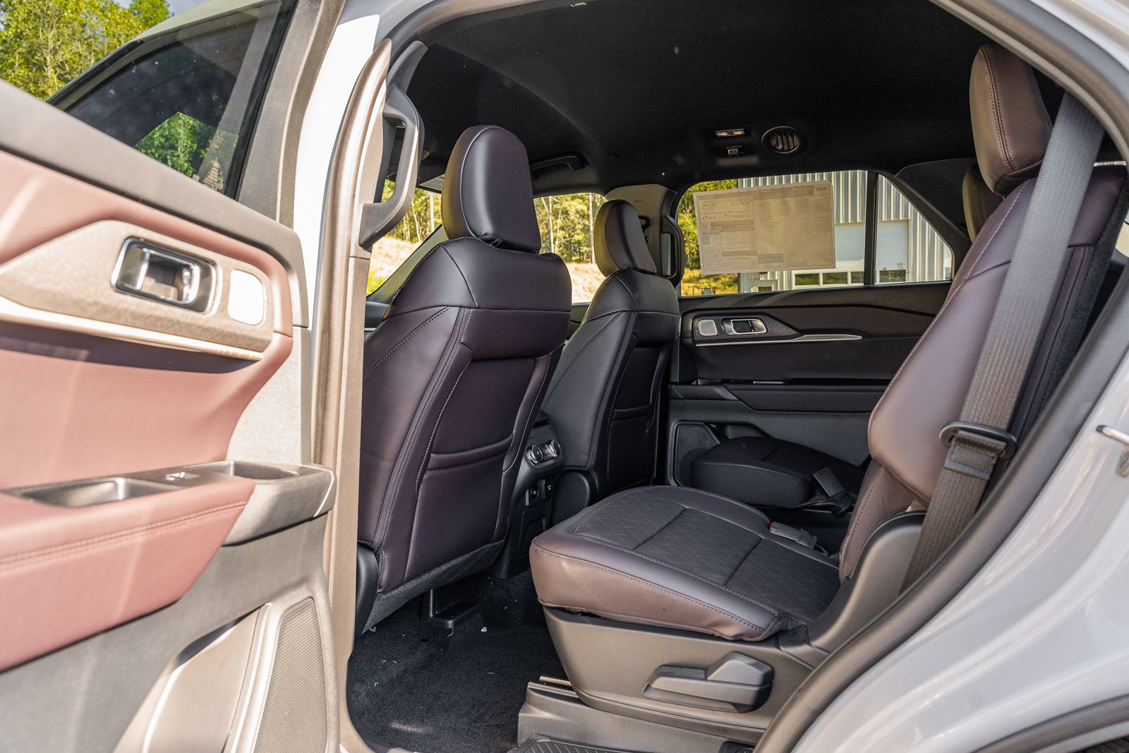 New 2027 Ford Explorer Platinum RWD image 14