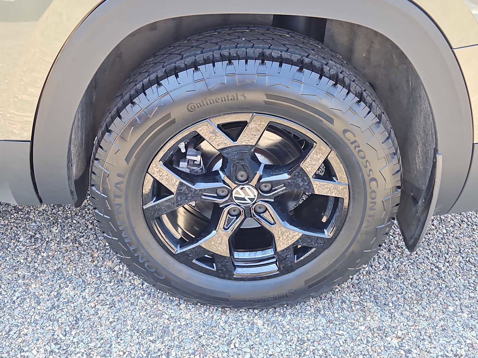 Used 2024 Volkswagen Atlas Peak Edition SE AWD/4WD image 4