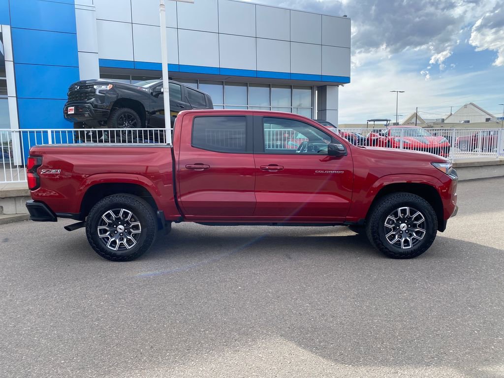 Used 2024 Chevrolet Colorado Z71 w/ Z71 Convenience Package 2 AWD/4WD image 6