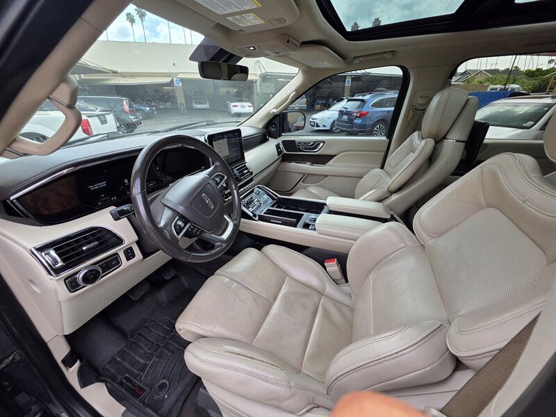 Used 2018 Lincoln Navigator L Reserve AWD/4WD image 13