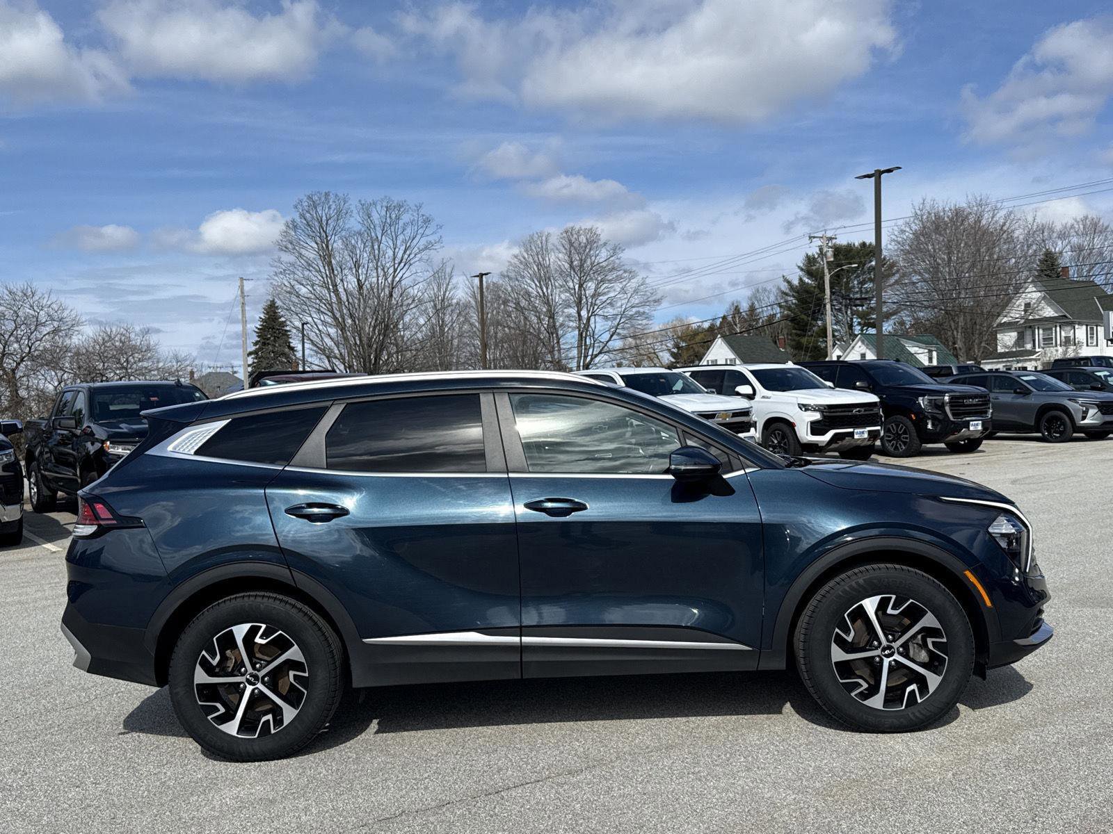 Used 2023 Kia Sportage EX image 9