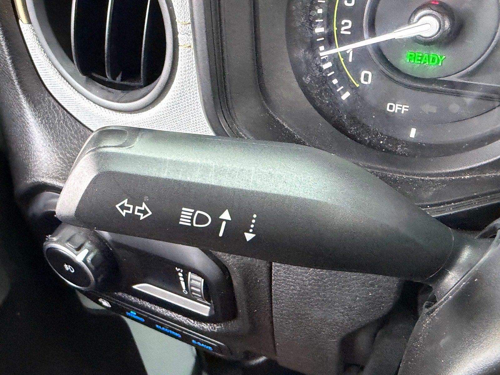 Used 2024 Jeep Wrangler Unlimited w/ Convenience Group AWD/4WD image 31