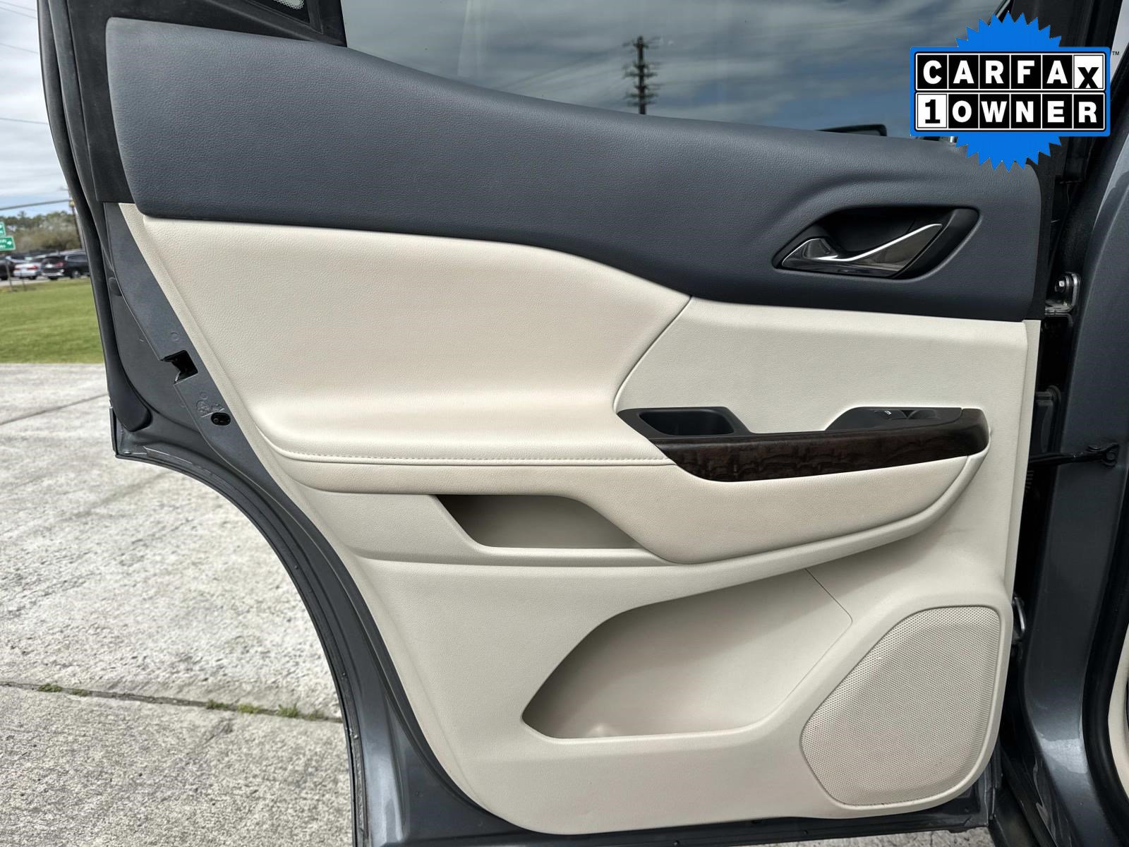 Used 2022 GMC Acadia Denali w/ Denali Ultimate Package image 13