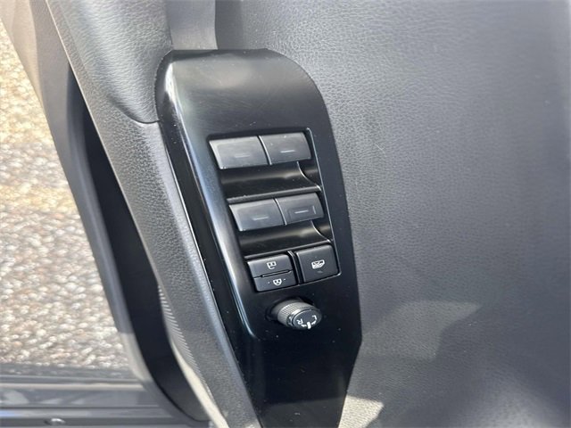 Used 2025 Toyota Camry SE image 16