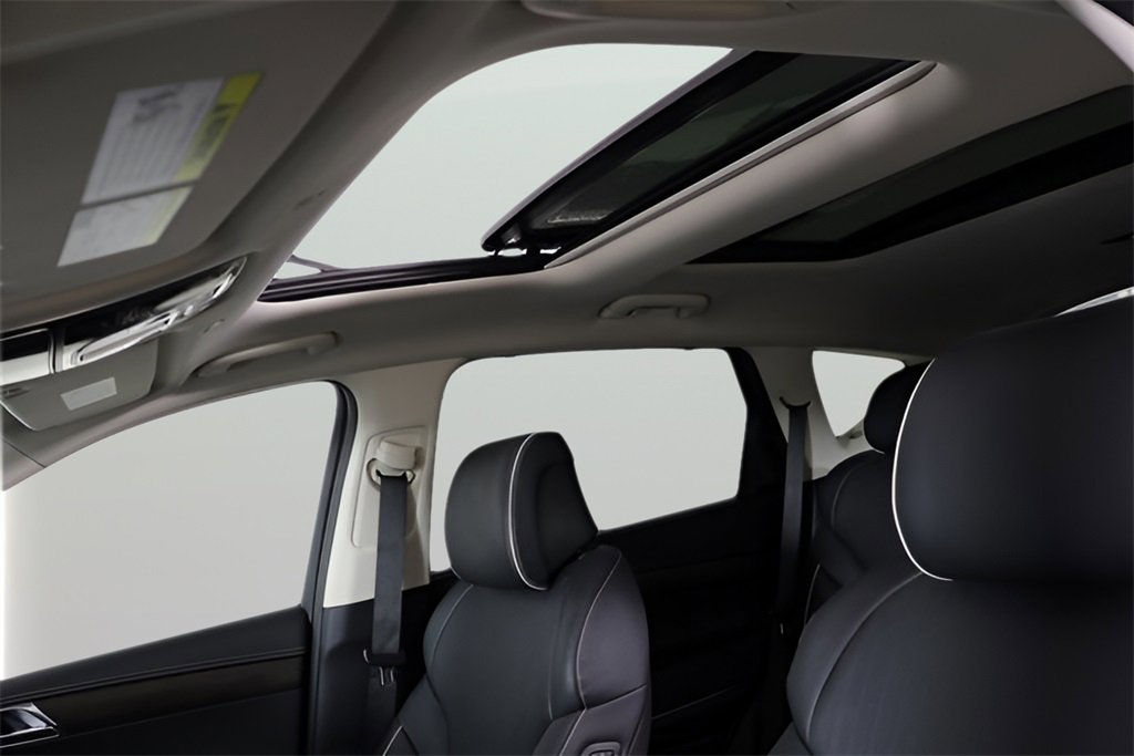 Used 2023 Genesis GV80 2.5T w/ Prestige Package image 30