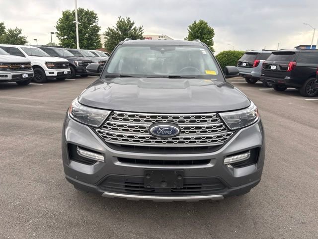 Used 2021 Ford Explorer Limited w/ Equipment Group 301A AWD/4WD image 2