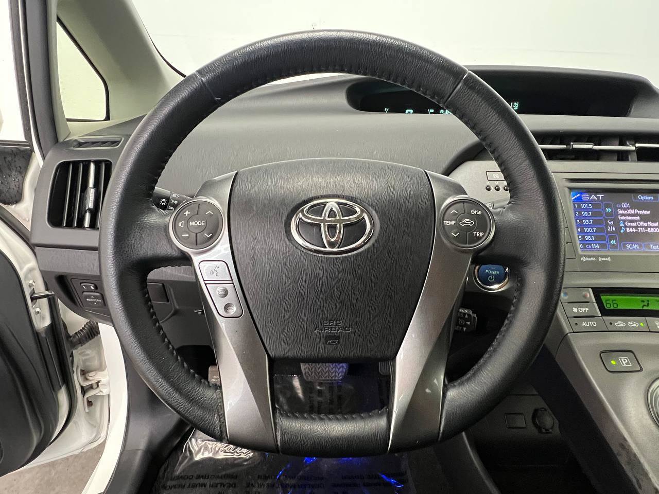 Used 2015 Toyota Prius Persona Series FWD image 15