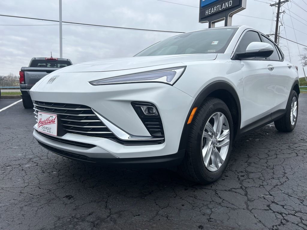 Certified 2025 Buick Envista Preferred image 1