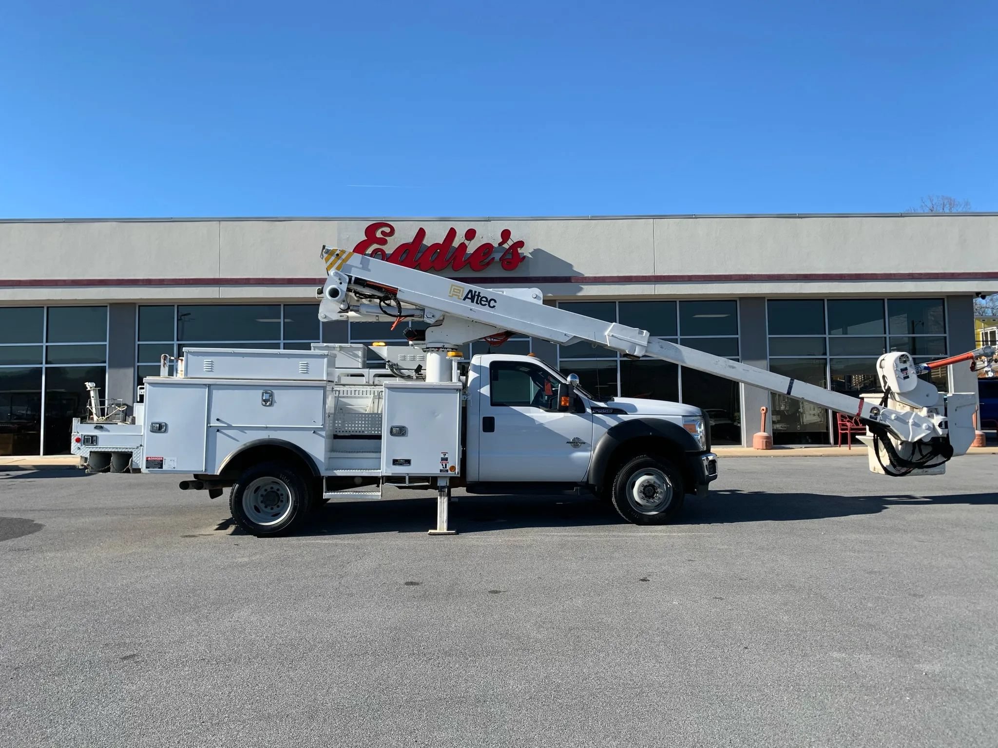 Used 2016 Ford F550 4x4 Regular Cab Super Duty image 65