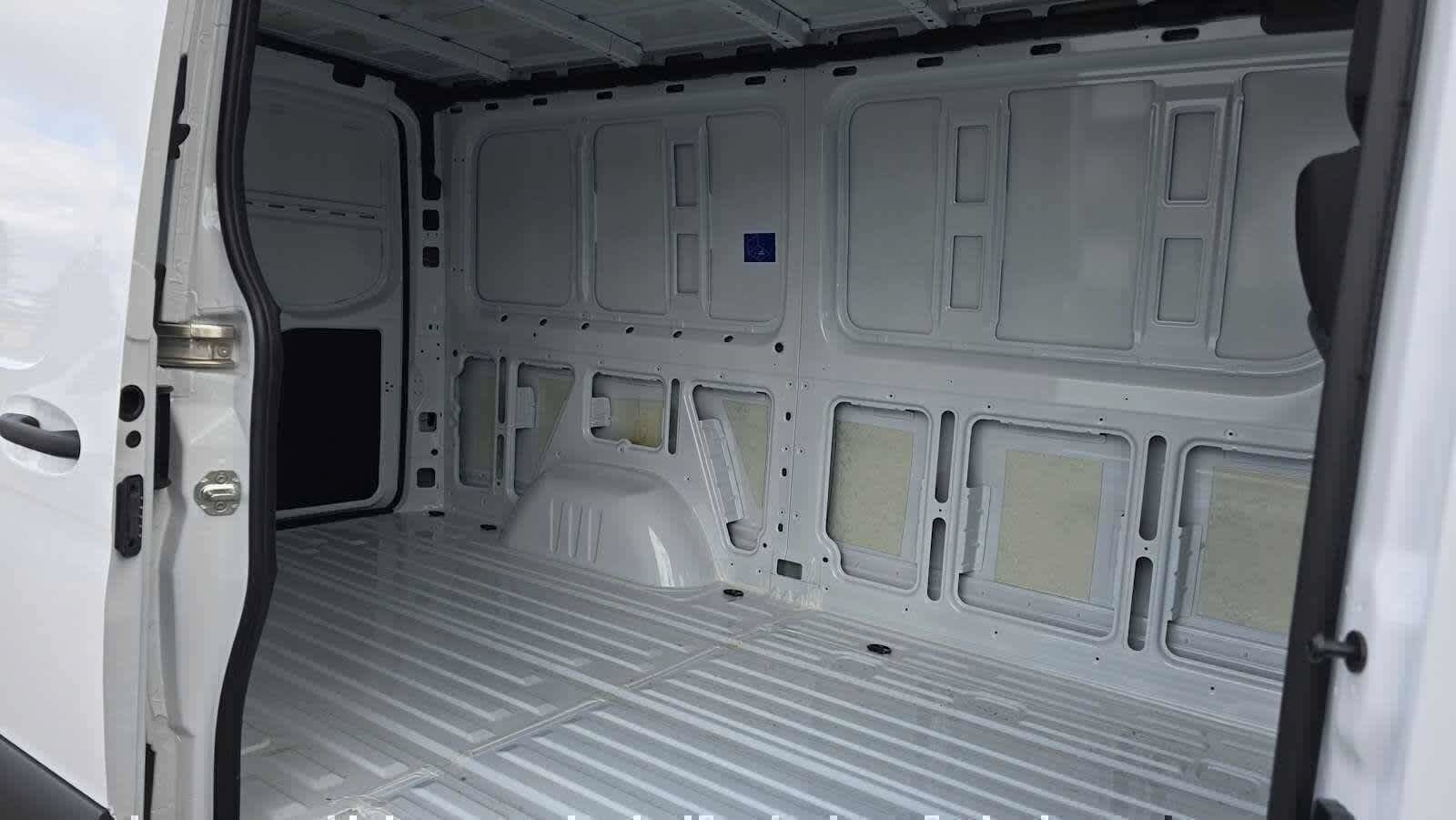 Used 2025 Mercedes-Benz Sprinter 2500 image 15
