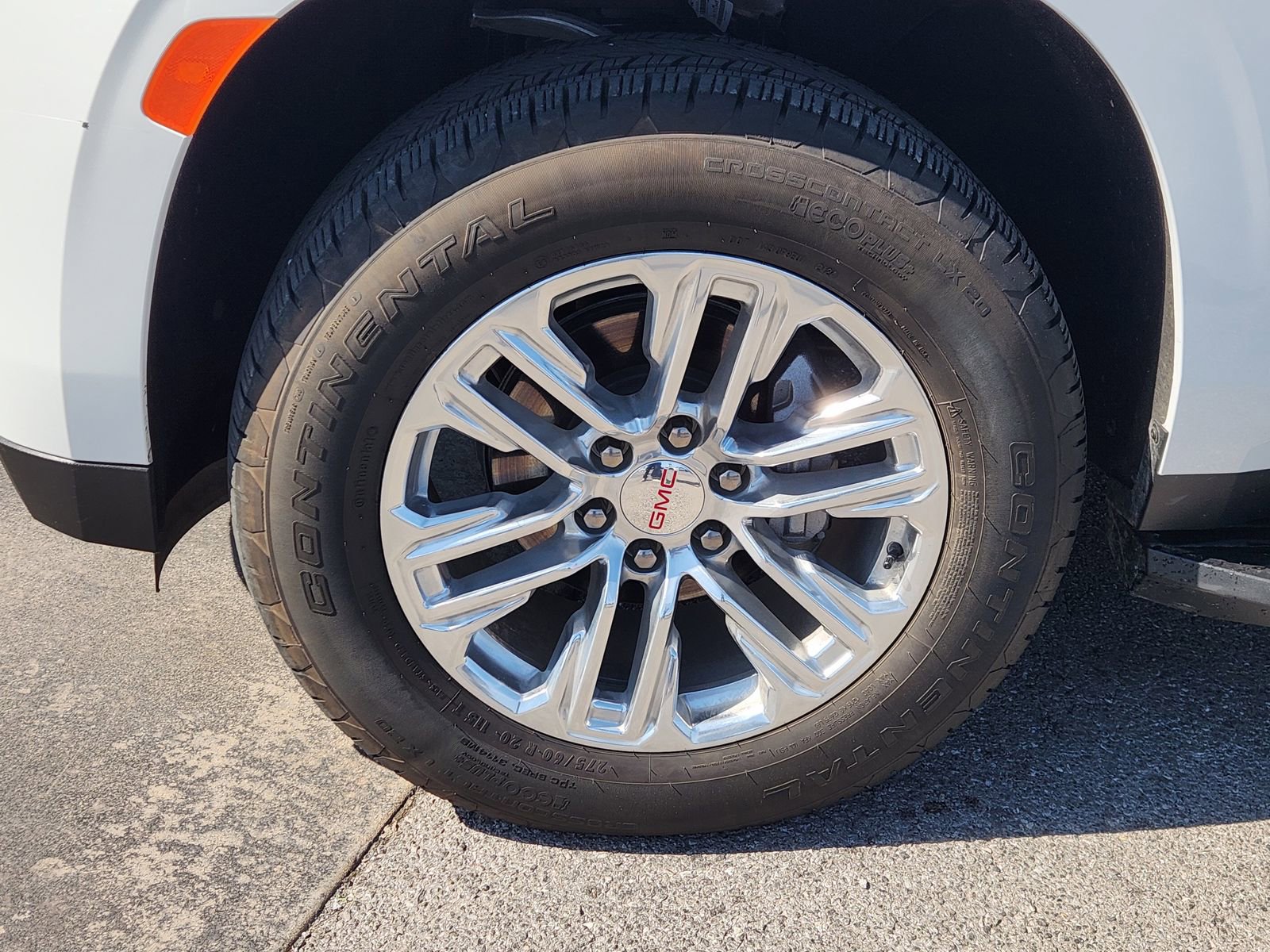 Used 2024 GMC Yukon SLT w/ SLT Premium Package image 14