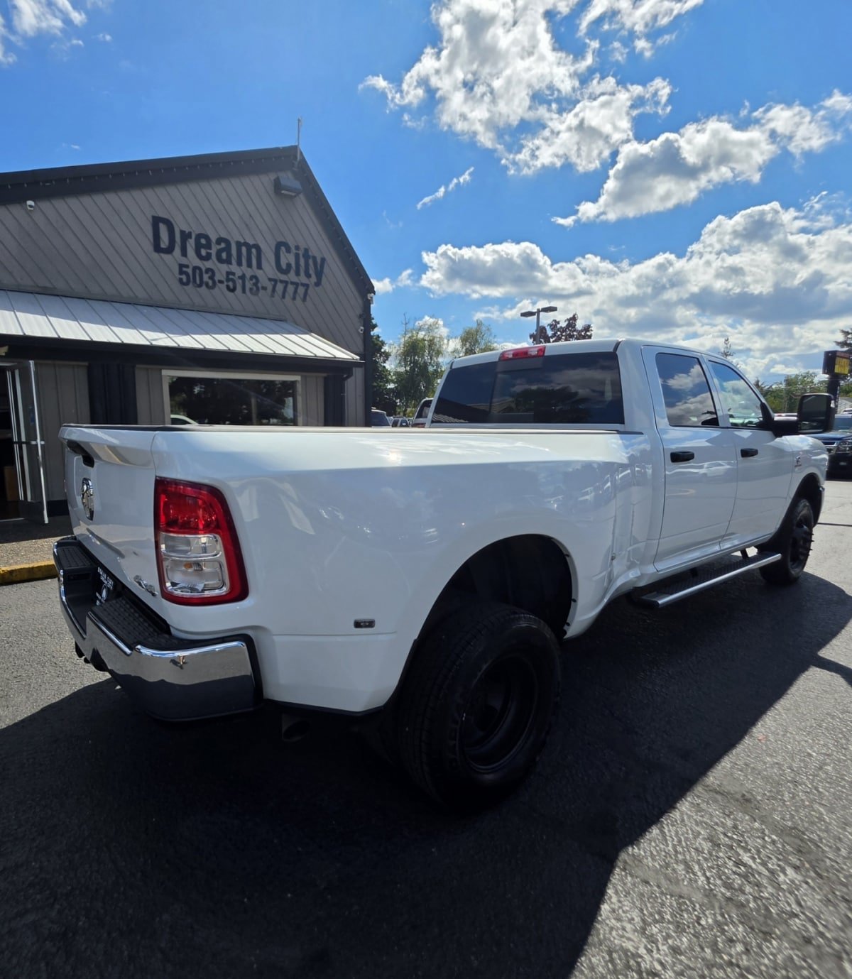 Used 2024 RAM 3500 Tradesman w/ Chrome Appearance Group AWD/4WD image 3