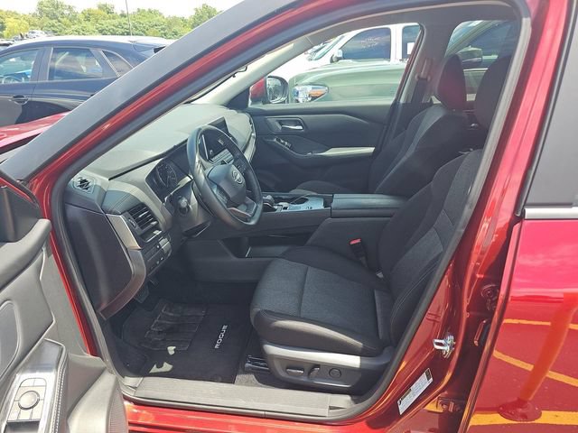 Used 2026 Nissan Rogue SV FWD image 4