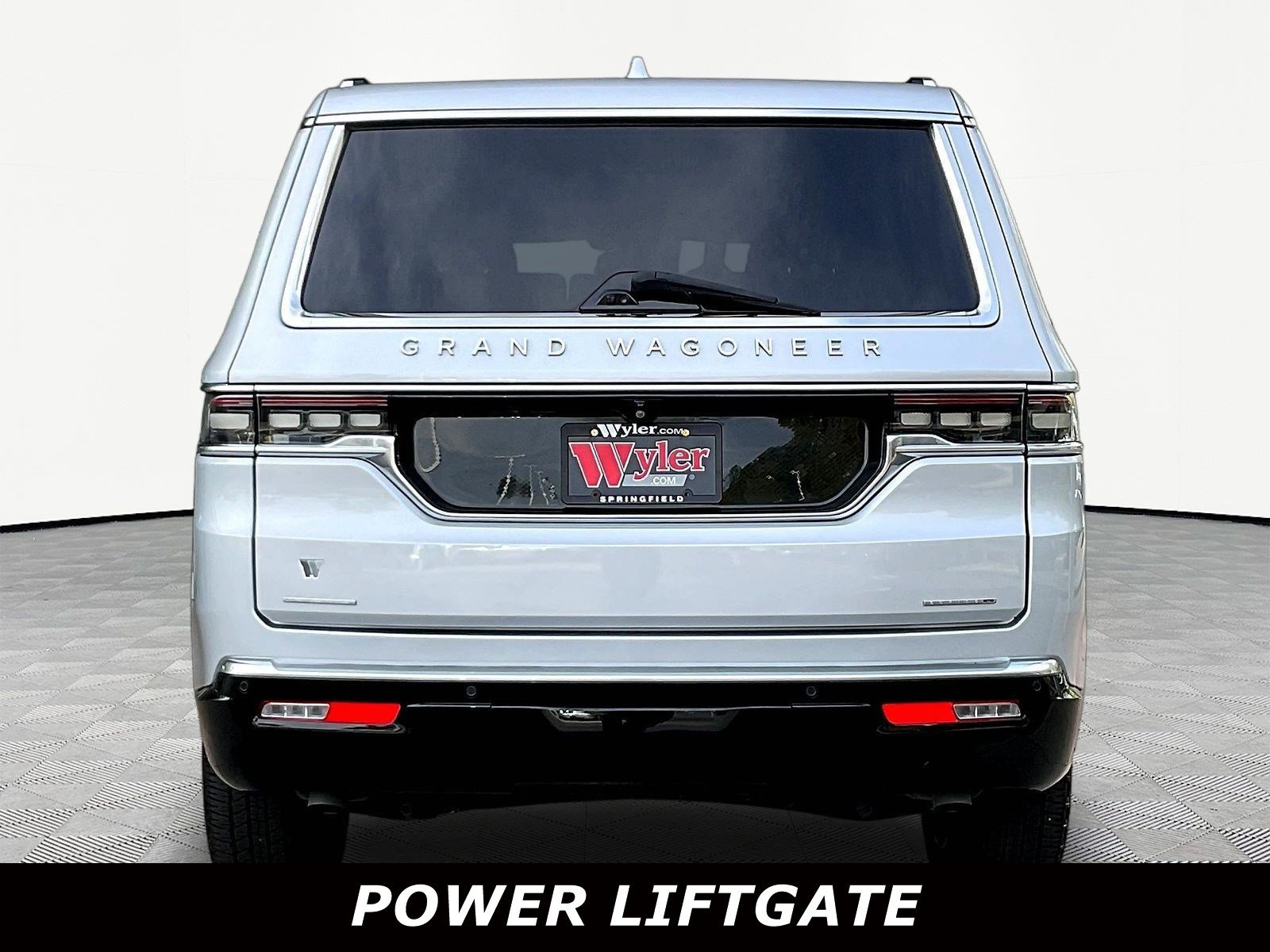 Used 2022 Jeep Grand Wagoneer Series II w/ Convenience Group III AWD/4WD image 5
