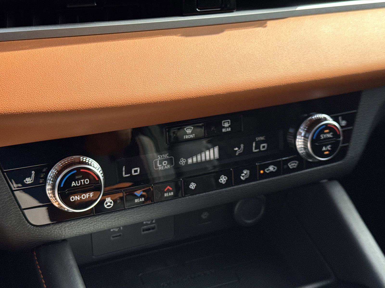 New 2025 Mitsubishi Outlander SEL image 23