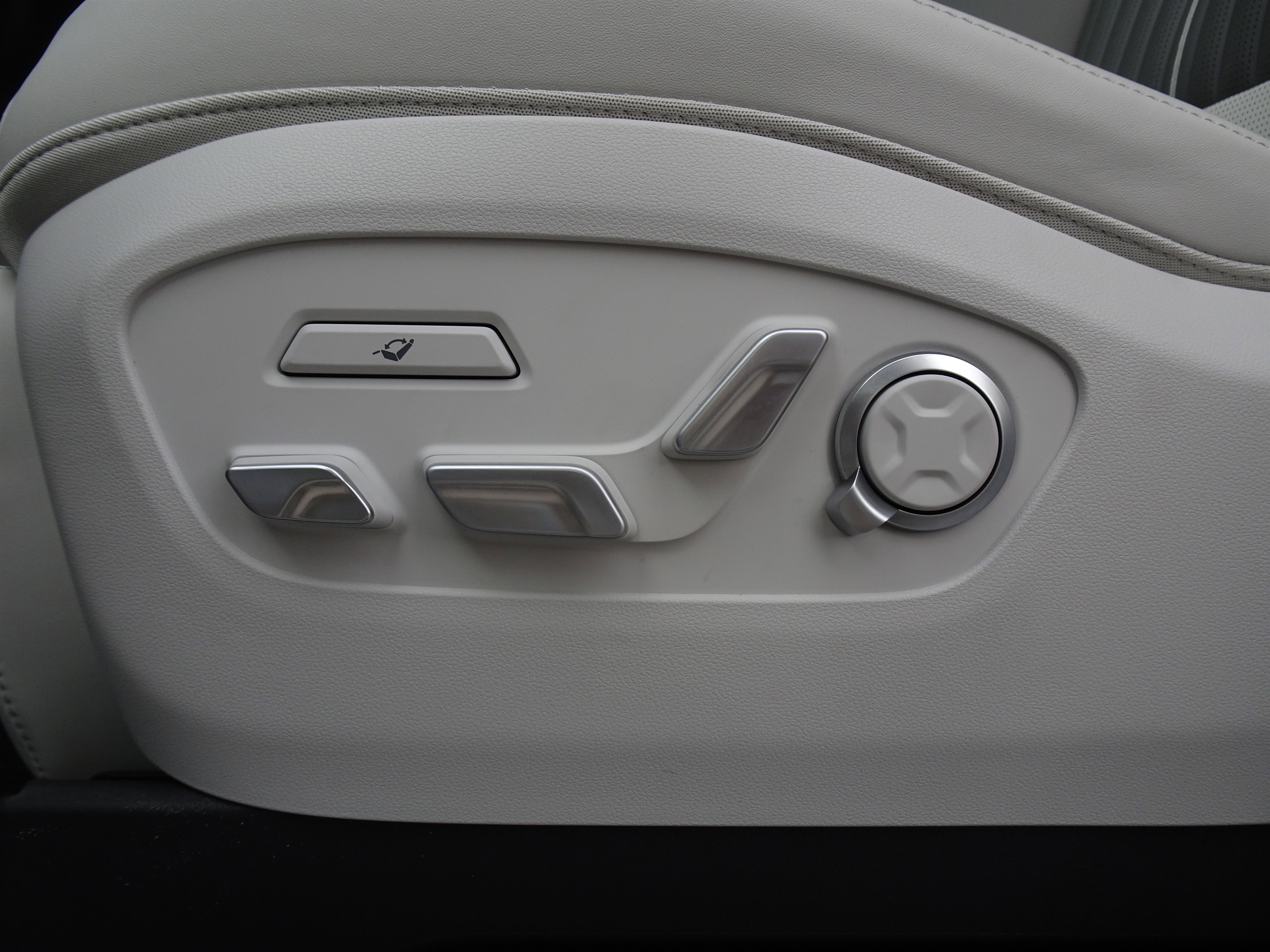 New 2026 Hyundai Ioniq 9 Calligraphy image 11