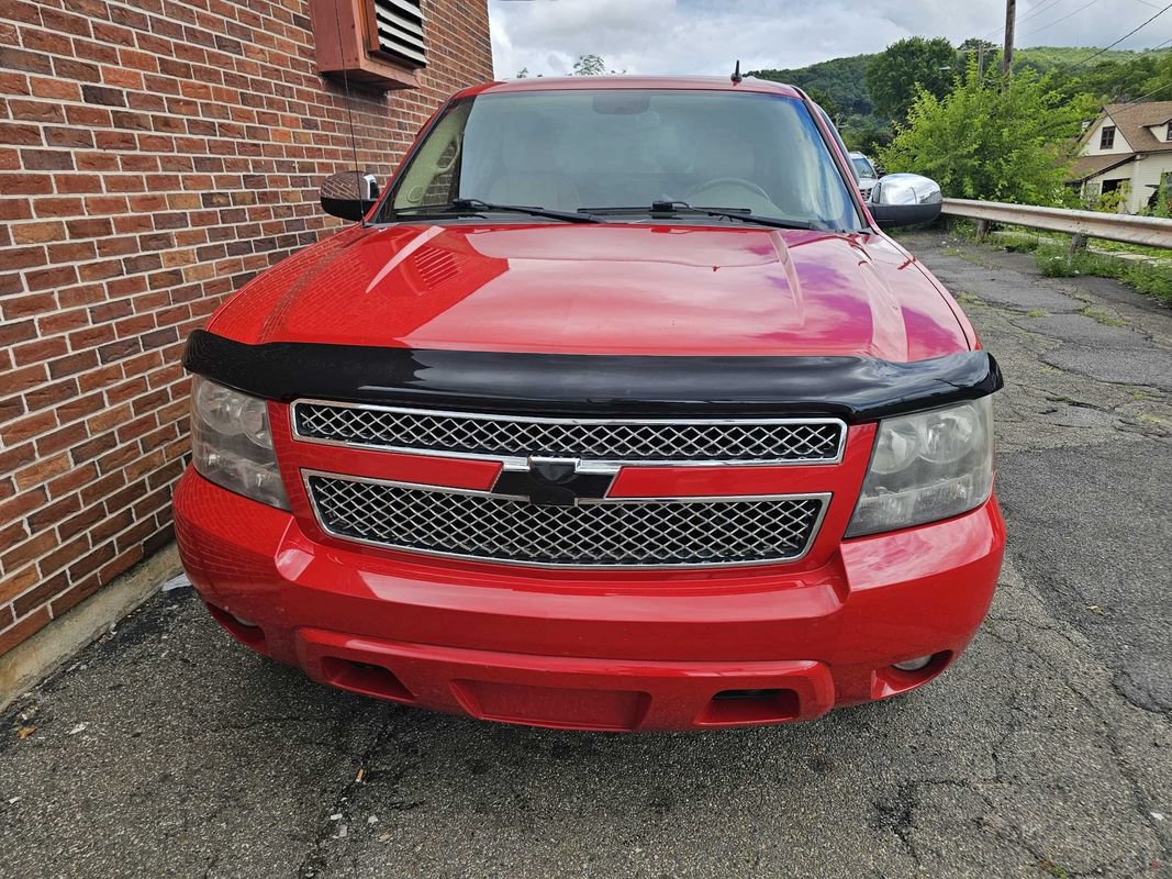 Used 2010 Chevrolet Avalanche LT w/ Regional Value Package AWD/4WD image 3