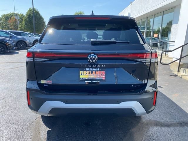 New 2025 Volkswagen Tiguan SE image 10