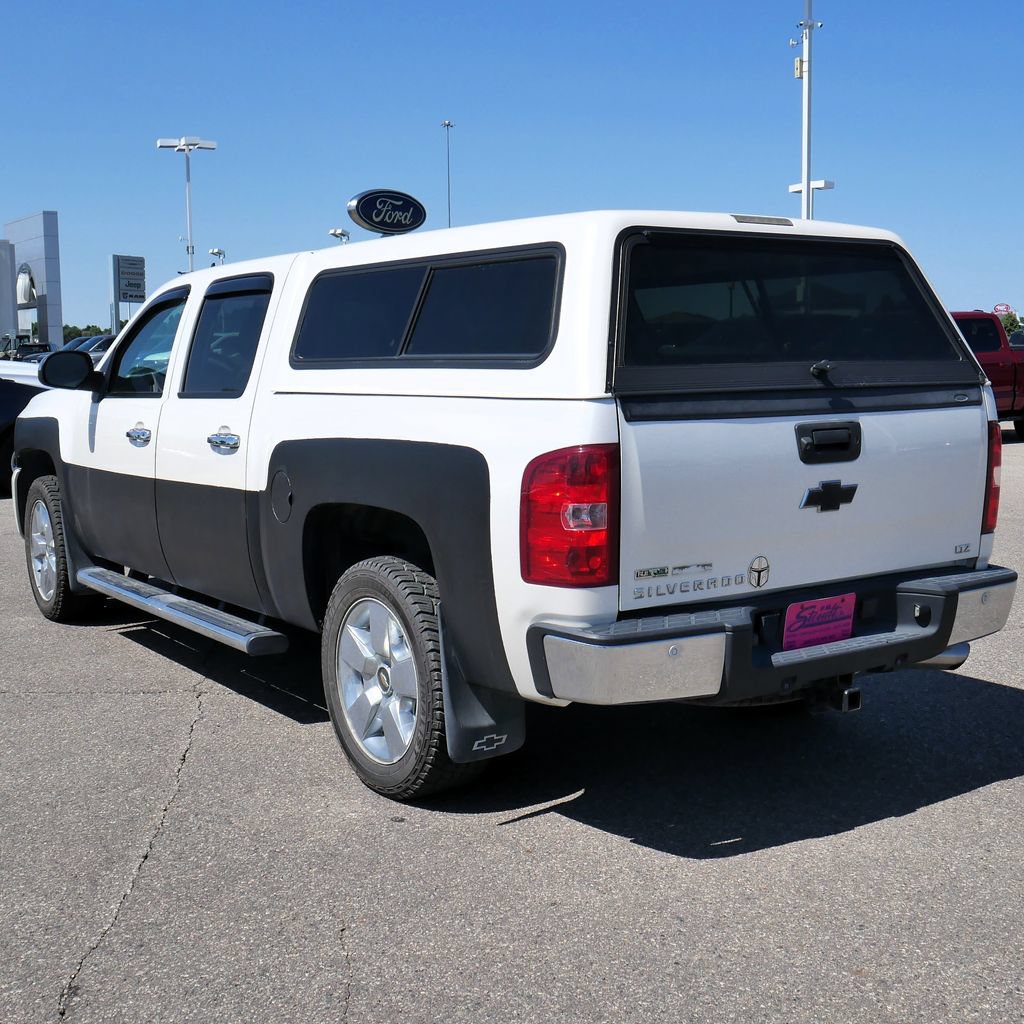 Used 2011 Chevrolet Silverado 1500 LTZ w/ LTZ White Diamond Edition AWD/4WD image 5