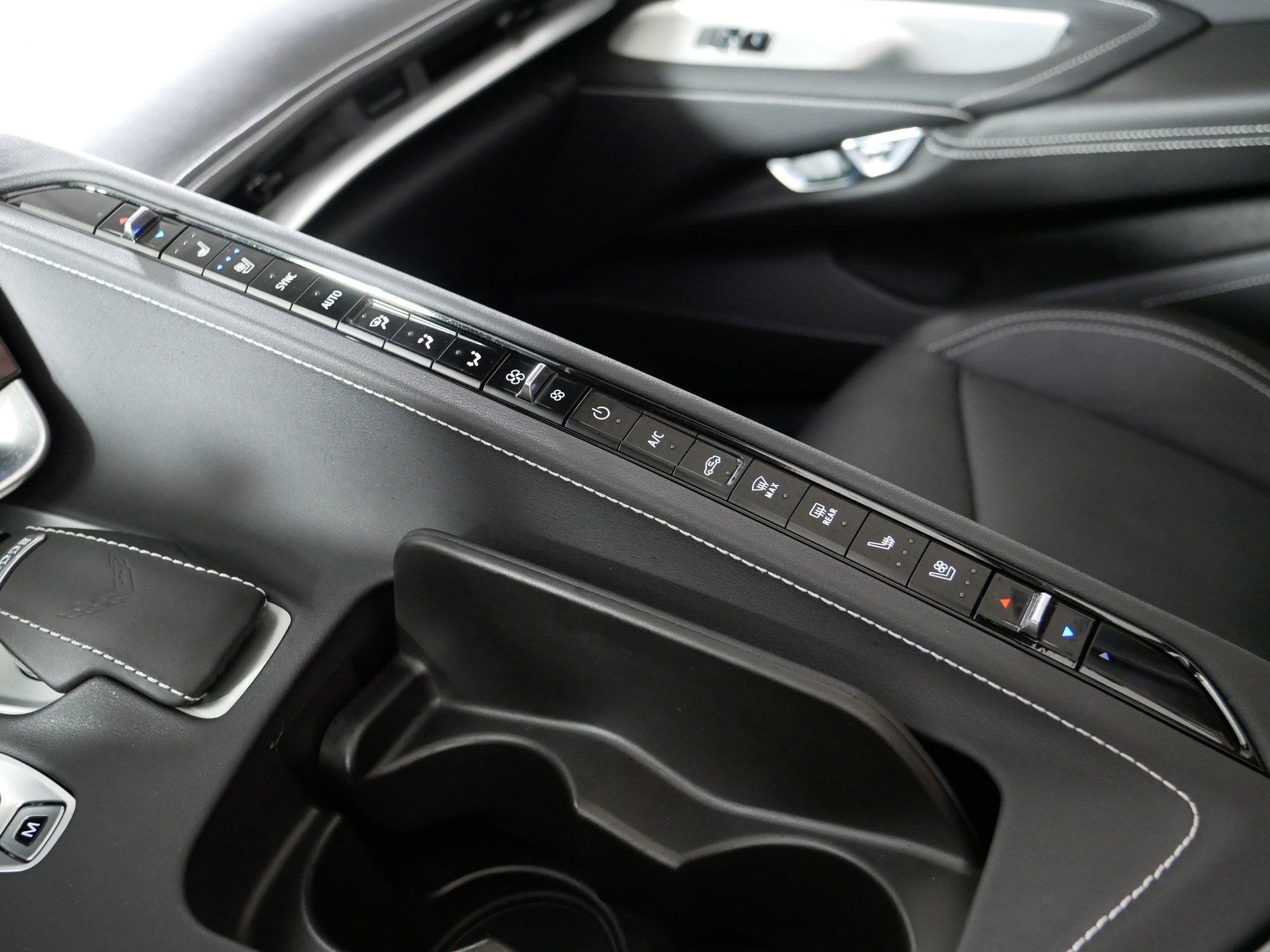 Used 2024 Chevrolet Corvette Stingray Preferred Conv w/ Z51 Performance Package RWD image 23