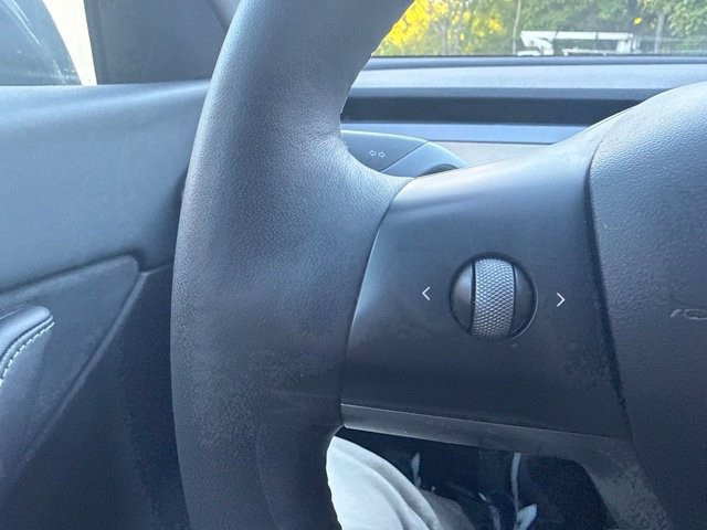 Used 2021 Tesla Model Y Long Range AWD/4WD image 26
