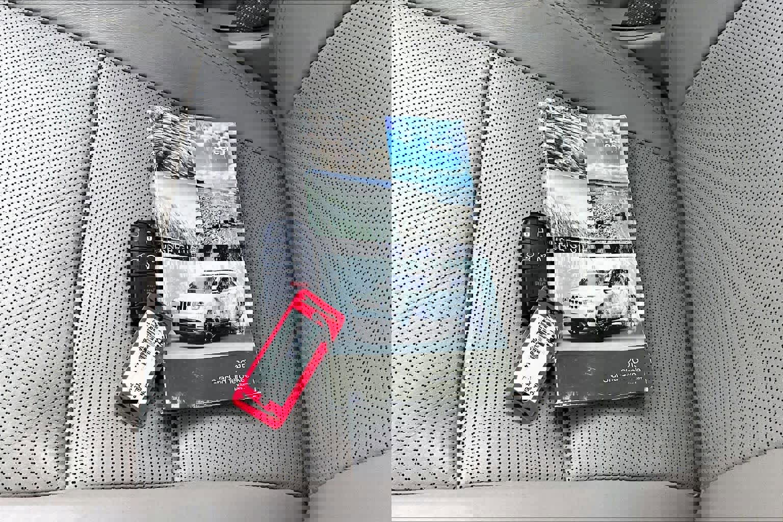 Used 2015 Jeep Grand Cherokee Limited w/ Luxury Group II image 14