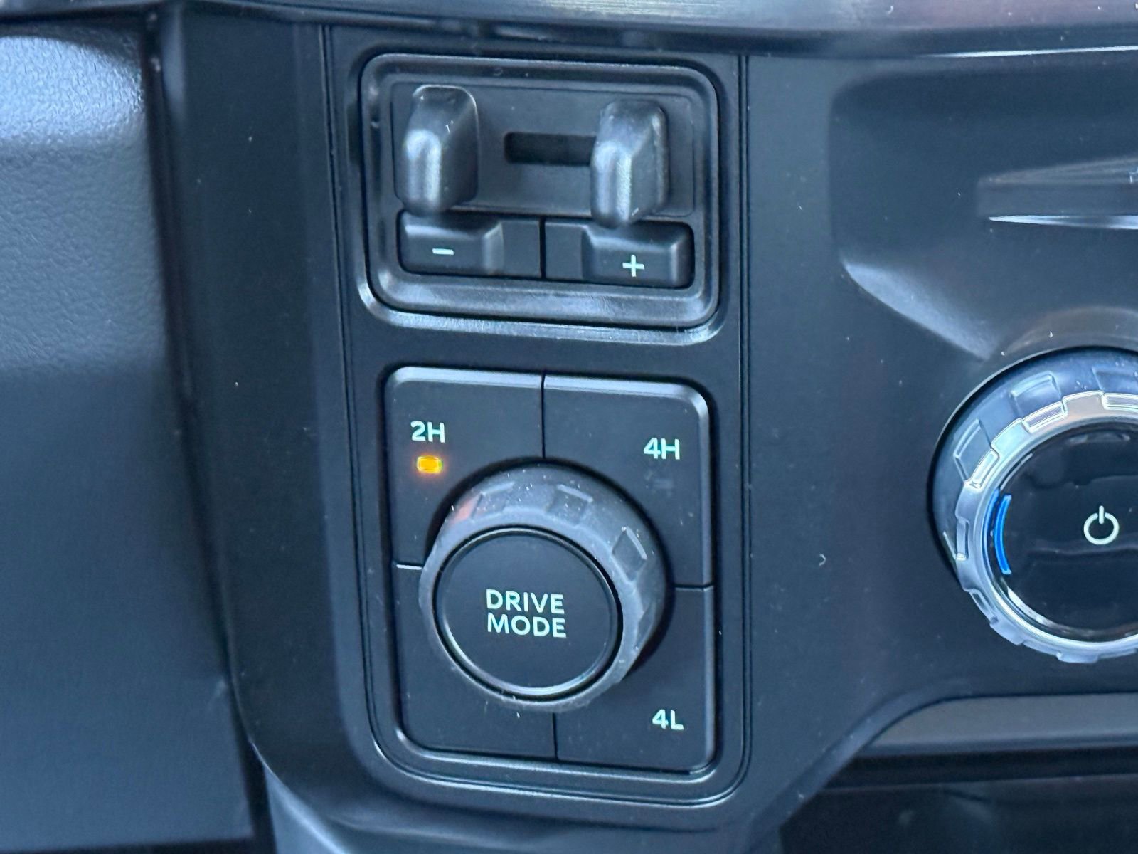 New 2026 Ford F550 4x4 Crew Cab image 27