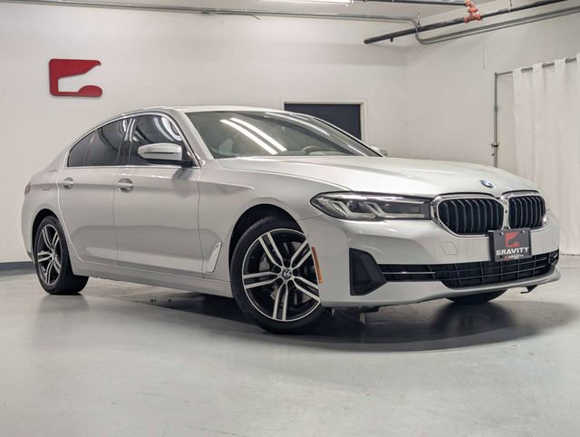 Used 2021 BMW 530i w/ Premium Package RWD image 2