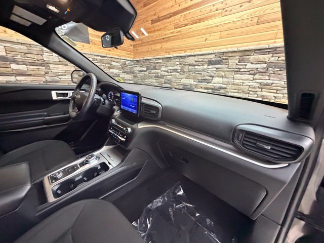 Used 2020 Ford Explorer XLT w/ Comfort Package AWD/4WD image 15