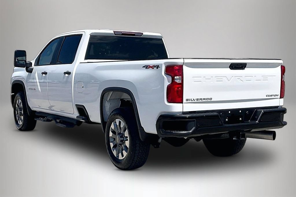 Used 2025 Chevrolet Silverado 2500 Custom w/ Custom Value Package AWD/4WD image 4