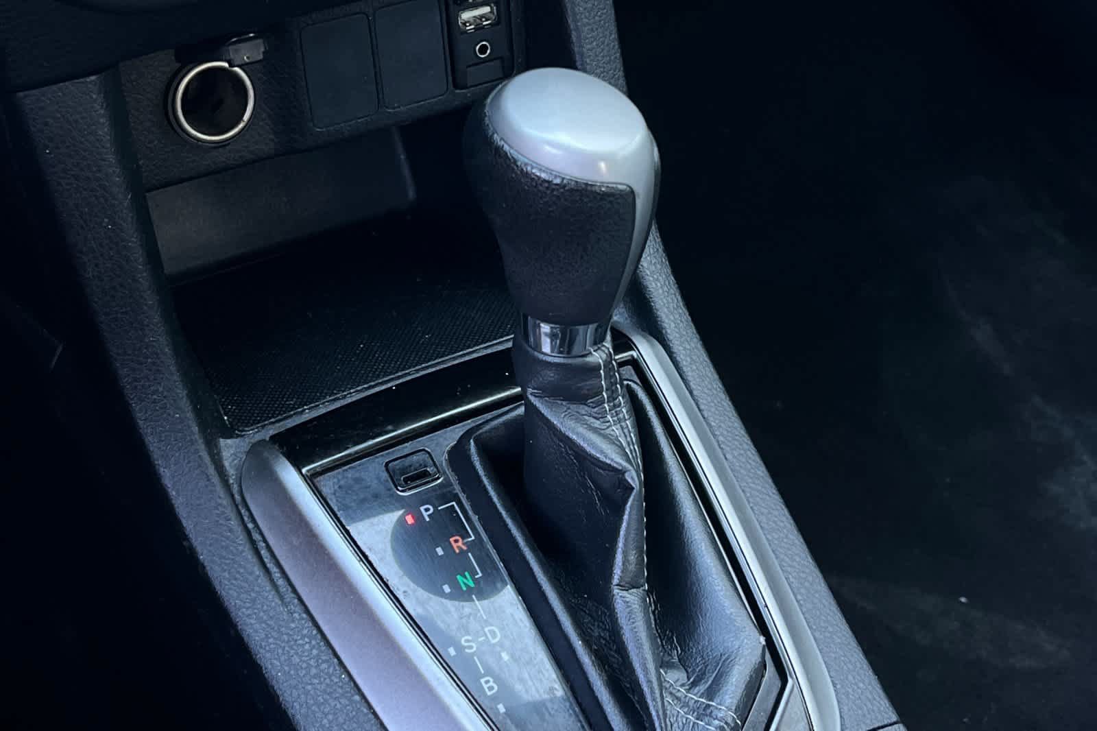 Used 2016 Toyota Corolla LE FWD image 25