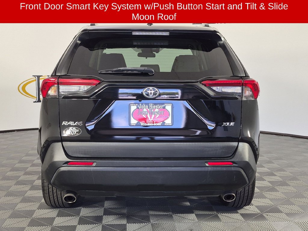 Used 2021 Toyota RAV4 XLE Premium FWD image 6