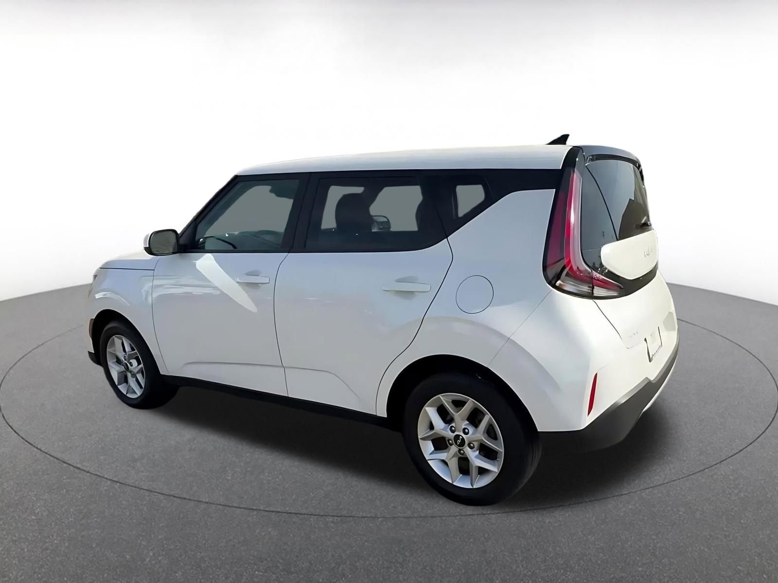 Used 2025 Kia Soul LX w/ LX Technology Package image 10
