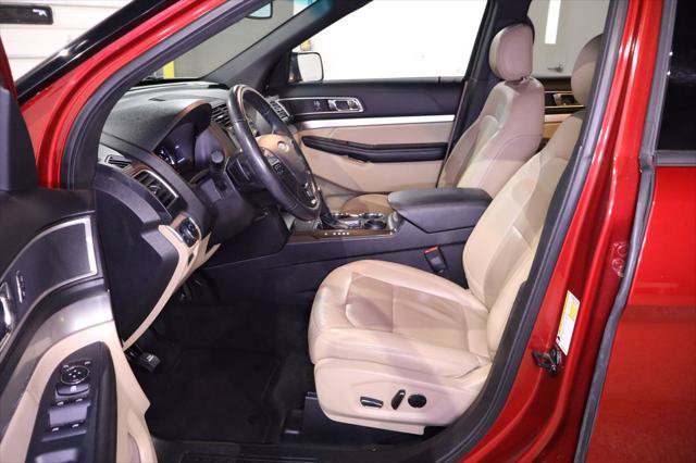 Used 2017 Ford Explorer XLT w/ Equipment Group 202A FWD image 26